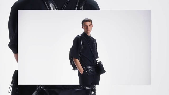Video Reference N3: Product, Sleeve, Gesture, Automotive design, Bag, Collar, Waist, Street fashion, Travel, Luggage and bags