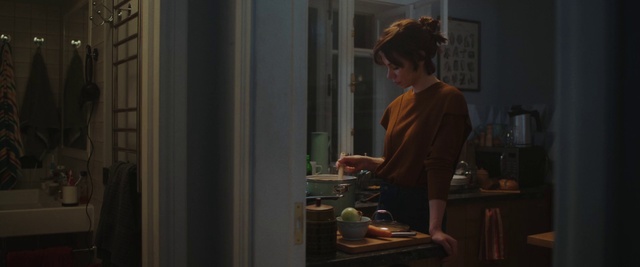 Video Reference N1: Tableware, Window, Food, Kitchen, Cooking, Countertop, Wood, Fashion design, Fruit, Sitting