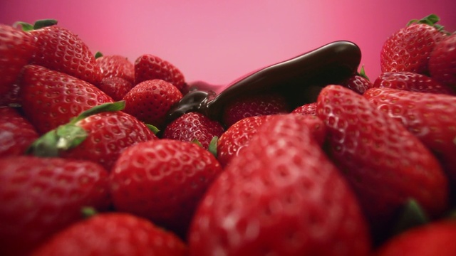 Video Reference N3: Food, Plant, Fruit, Strawberry, Seedless fruit, Natural foods, Ingredient, Strawberries, Berry, Staple food