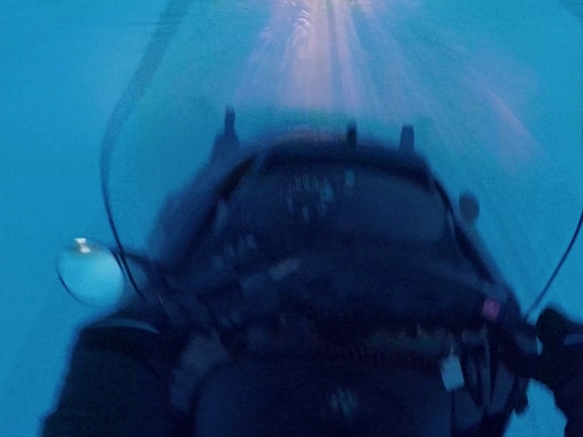 Video Reference N3: Water, Underwater diving, Scuba diving, Divemaster, Blue, Diving equipment, Azure, Underwater, Organism, Marine biology
