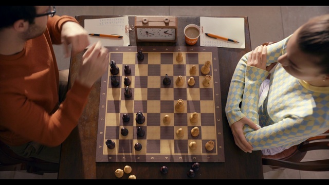 Video Reference N2: Table, Chessboard, Sports equipment, Wood, Chess, Sharing, Finger, Indoor games and sports, Board game, Recreation