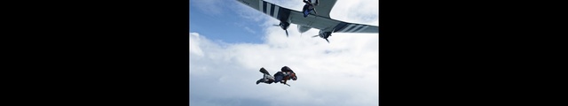 Video Reference N1: Cloud, Sky, Air travel, Aircraft, Wing, Parachuting, Helmet, Aviation, Windsports, Stunt performer