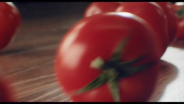 Video Reference N1: Food, Plant, Ingredient, Petal, Fruit, Natural foods, Tomato, Vegetable, Produce, Superfood