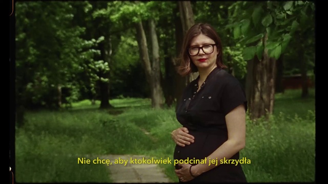 Video Reference N10: Nature, Photograph, Eyewear, Natural environment, Green, Facial expression, People, Grass, Tree, Woodland