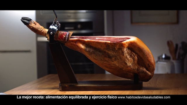 Video Reference N15: Jamón, Jamón serrano, Meat, Bayonne ham, Food, Ham, Meat carving, Sculpture, Cuisine, Flesh