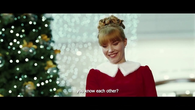 Video Reference N0: Facial expression, Smile, Christmas eve, Christmas, Happy, Fun, Tree, Adaptation, Photography, Photo caption, Person