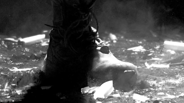Video Reference N2: Black, Black-and-white, Footwear, Water, Leg, Monochrome photography, Photography, Shoe, Monochrome, Foot