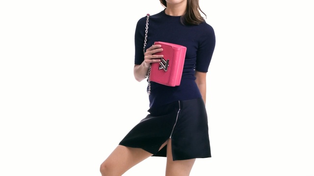 Video Reference N3: Clothing, Shoulder, Waist, Sleeve, T-shirt, Neck, Joint, Pink, Pocket, Fashion, Person