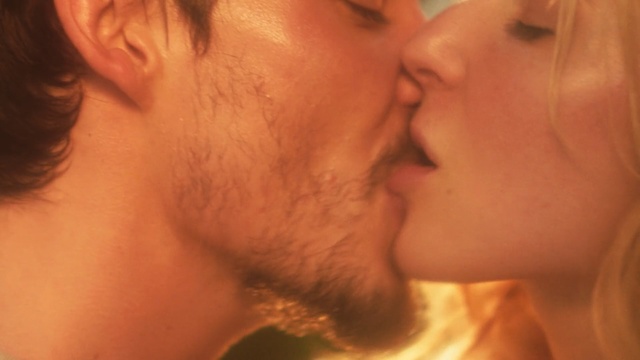 Video Reference N6: kiss, nose, human hair color, lip, cheek, close up, mouth, interaction, blond, girl