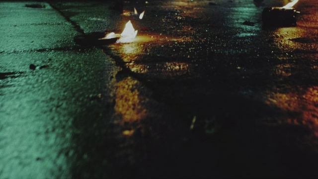 Video Reference N1: Water, Reflection, Light, Green, Sky, Snapshot, Road surface, Night, Asphalt, Shadow