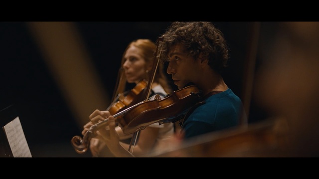 Video Reference N1: Music, String instrument, Violin, Musical instrument, Violin family, Viola, Bowed string instrument, String instrument, Fiddle, Violist, Person