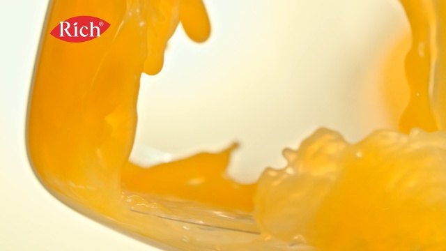 Video Reference N2: Yellow, Orange, Orange soft drink, Orange juice, Yellow pepper, Liquid, Person