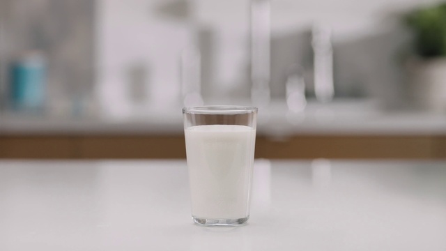 Video Reference N0: Drink, Food, Dairy, Horchata, Milk, Raw milk, Grain milk, Hemp milk, Soy milk, Almond milk