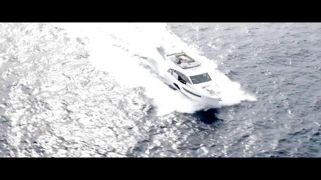 Video Reference N8: Vehicle, Yacht, Luxury yacht, Transport, Mode of transport, Geological phenomenon, Boat, Car, Photography