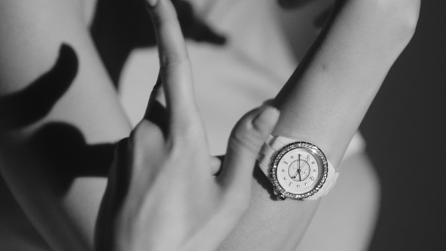 Video Reference N0: ring, black and white, hand, jewellery, finger, monochrome photography, photography, shoulder, joint, arm