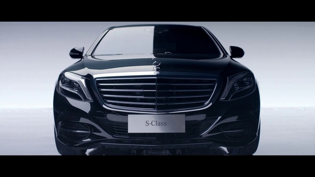 Video Reference N10: Luxury vehicle, Automotive design, Grille, Vehicle, Car, Product, Full-size car, Mercedes-benz, Motor vehicle, Personal luxury car