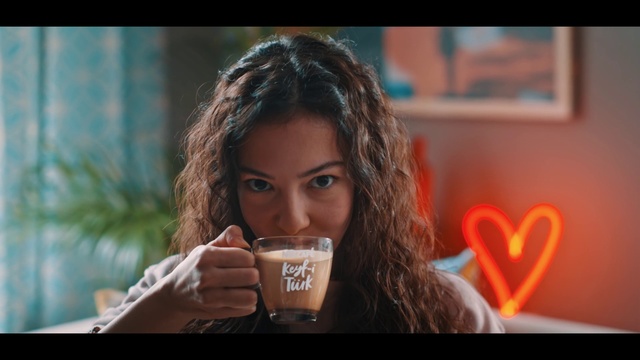 Video Reference N9: Hair, Beauty, Hairstyle, Lip, Long hair, Brown hair, Photography, Drinking, Drink, Coffee cup