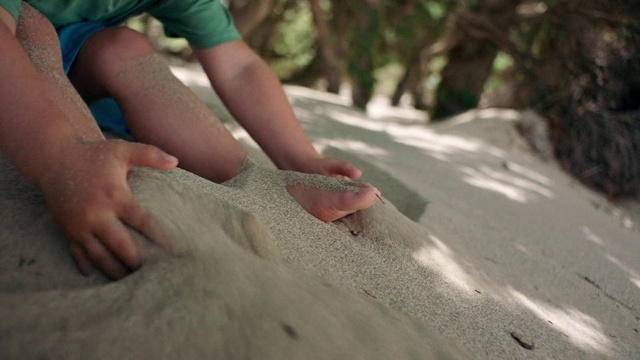 Video Reference N0: Sand, Hand, Soil, Recreation, Rock