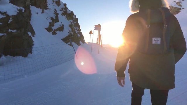 Video Reference N2: Sky, Ice, Winter, Snow, Lens flare, Geological phenomenon, Sunlight, Freezing, Adventure, Arctic, Person