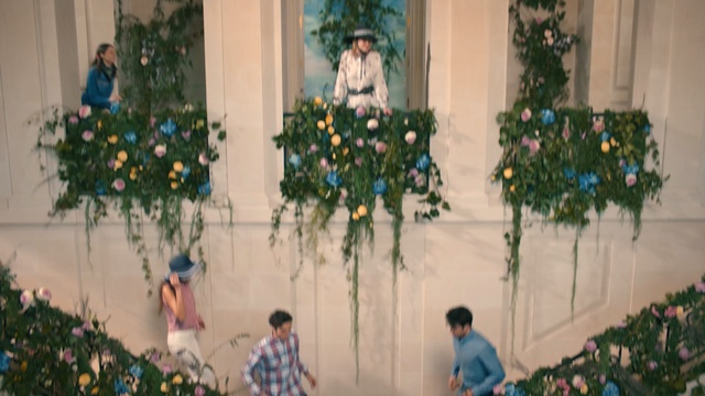 Video Reference N0: Floral design, Floristry, Event, Flower Arranging, Plant, Ceremony, Tradition, Tree, Architecture, Flower, Person