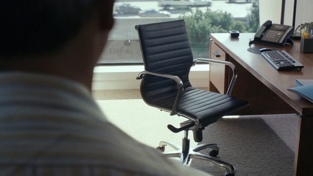 Video Reference N4: Office chair, Chair, Furniture, Office, Desk, Armrest, Table, Computer desk