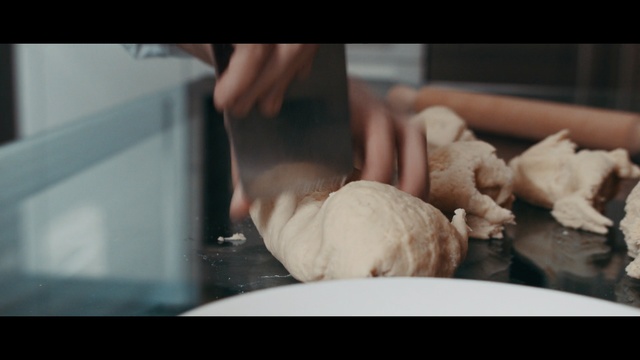 Video Reference N3: child, human, finger, hand, infant, girl, baking