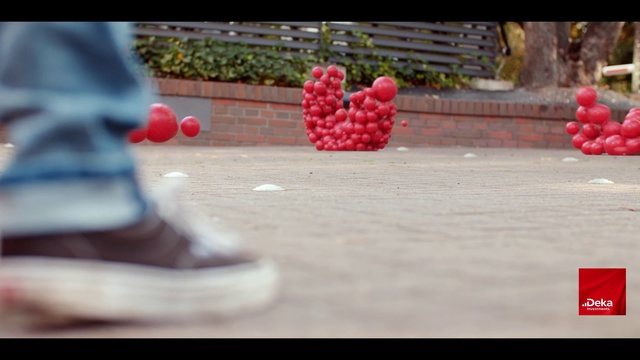 Video Reference N4: Red, Berry, Fruit, Plant, Raspberry, Food, Balloon, Superfruit, Flower