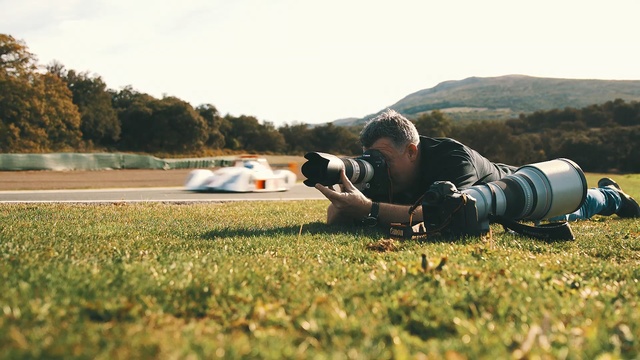 Video Reference N2: Grass, Photography, Sunlight, Landscape, Single-lens reflex camera, Camera operator