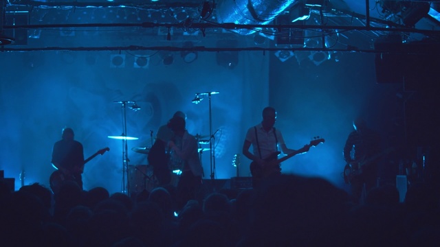 Video Reference N6: Performance, Entertainment, Concert, Performing arts, Rock concert, Blue, Public event, Event, Musician, Music