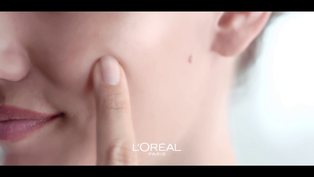 Video Reference N2: Nose, Cheek, Skin, Lip, Smile, Eyelash, Mouth, Ear, Human body, Jaw