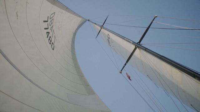 Video Reference N4: Sail, Vehicle, Boat, Line, Sailboat, Architecture, Sky, Wing, Mast, Sailing, Person