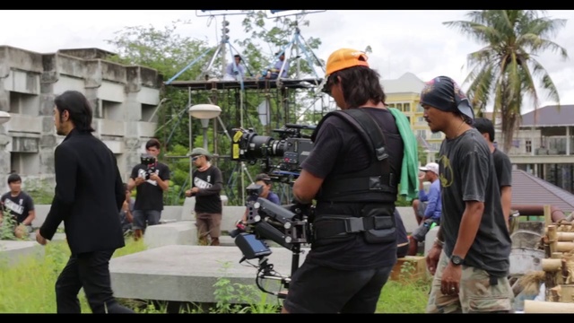 Video Reference N2: Community, Camera operator, Filmmaking, Film crew, Recreation, Photography, Plant, Tourism, Person