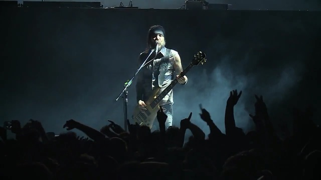 Video Reference N5: Performance, Entertainment, Concert, Performing arts, Music, Musician, Rock concert, Guitarist, Music artist, String instrument, Person
