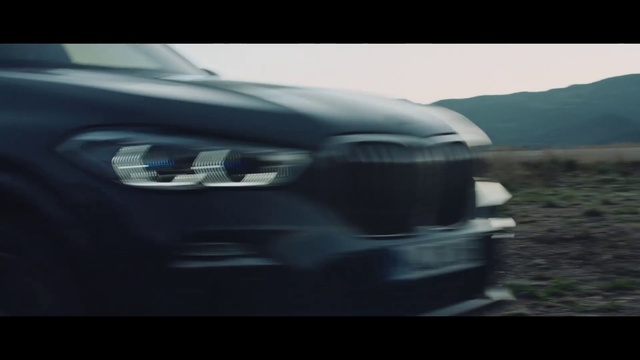 Video Reference N3: Land vehicle, Vehicle, Car, Luxury vehicle, Automotive design, Personal luxury car, Executive car, Mid-size car, Family car, Automotive wheel system