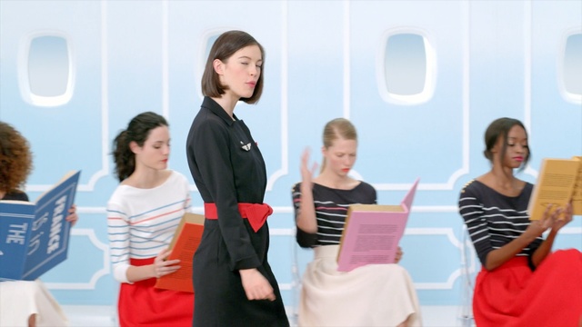 Video Reference N4: fashion, girl, student, communication, job, Person