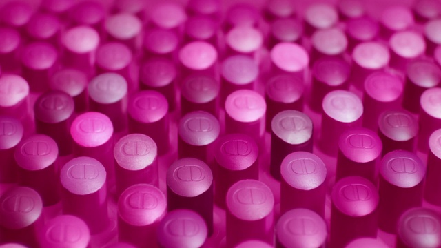 Video Reference N2: Pink, Purple, Violet, Magenta, Red, Light, Pill, Lilac, Colorfulness, Circle