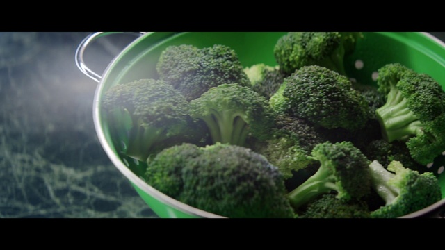Video Reference N0: Broccoli, Nature, Cruciferous vegetables, Green, Organism, Leaf vegetable, Broccoflower, Natural environment, Leaf, Plant