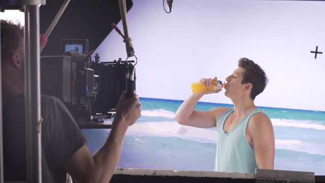 Video Reference N0: Water, Fun, Arm, Summer, Vacation, Leisure, Drink, Muscle, Drinking