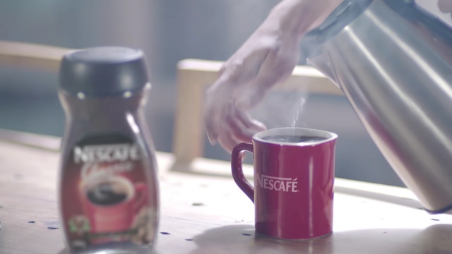 Video Reference N2: Drink, Material property, Bottle, Cup