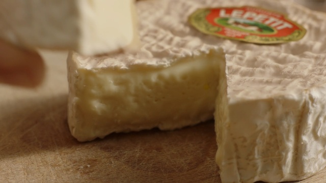 Video Reference N0: Food, Cheese, Pecorino romano, Ingredient, Dairy, Parmigiano-reggiano, Limburger cheese, Grana padano, Cocoa butter, Lard