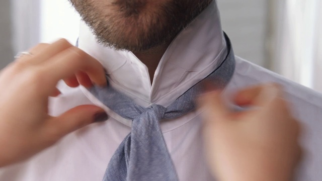 Video Reference N0: Hair, Bow tie, Neck, Tie, Knot, Fashion accessory