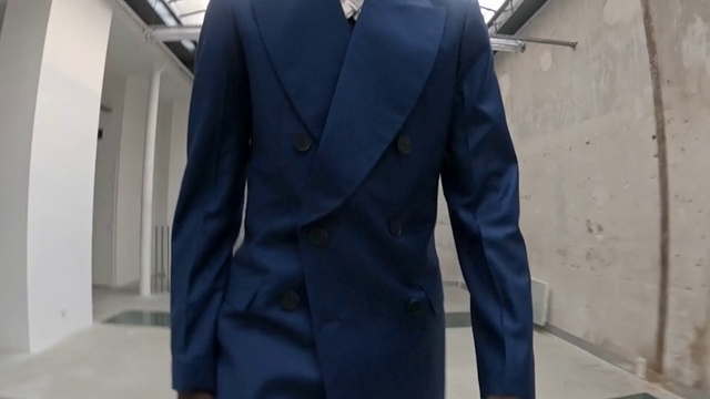 Video Reference N0: Suit, Clothing, Outerwear, Formal wear, Blazer, Tuxedo, Jacket, Coat, Overcoat, Pantsuit