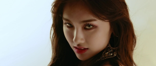 Video Reference N4: Hair, Face, Eyebrow, Lip, Chin, Beauty, Hairstyle, Nose, Skin, Cheek