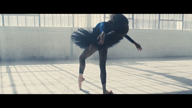 Video Reference N0: blue, joint, girl, fun, tricking, performing arts, dancer, event
