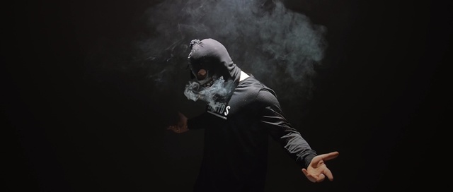 Video Reference N5: Darkness, Smoke, Flash photography, Photography, Dance, Performing arts, Cloud, Performance, Hip-hop dance