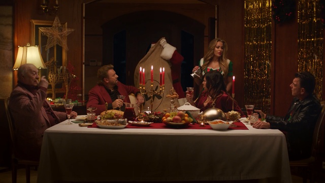 Video Reference N3: Meal, Event, Supper, Dinner, Function hall, Table, Banquet, Christmas, Christmas eve, Food, Person