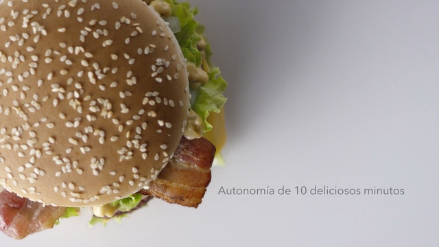 Video Reference N9: hamburger, sandwich, veggie burger, fast food, finger food, food, big mac, bun, recipe, slider