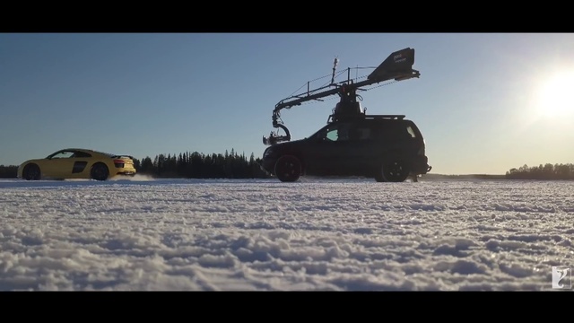 Video Reference N21: Vehicle, Snow, Winter, Sky, Snowmobile, Military vehicle, Landscape, Arctic