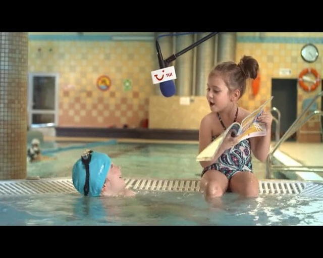 Video Reference N1: Swimming pool, Fun, Leisure, Water, Leisure centre, Recreation, Snapshot, Swimming, Bathing, Leg