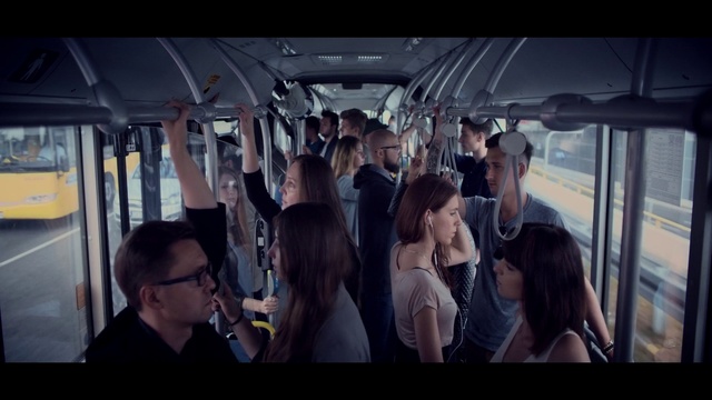 Video Reference N1: Passenger, Transport, Mode of transport, Snapshot, Public transport, Crowd, Fun, Vehicle, Conversation, Metro